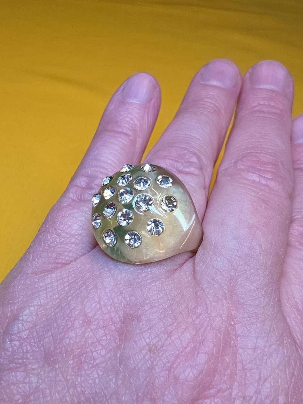 Vintage Lucite & Rhinestone Dome Ring ▪︎ AS: 7.25-7.50 ▪︎ Fun & Funky!